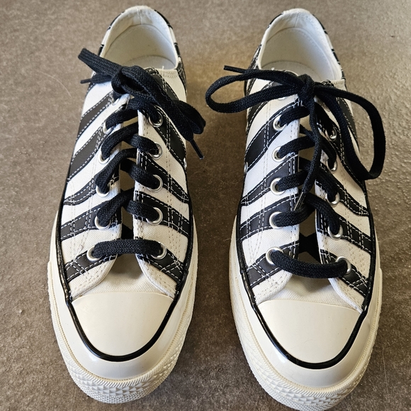 Converse Low Top Chuck Taylor All Star Black and White Stripes Women's Size 9.5 - Picture 6 of 10